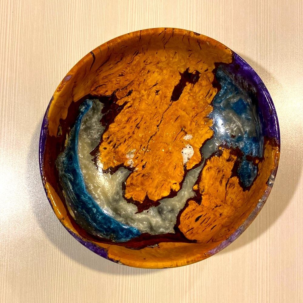 Wood and resin bowl